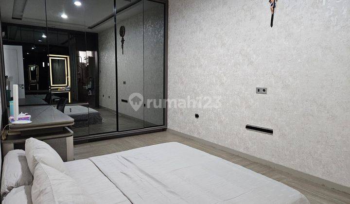 Rumah 2 Lt Semi Furnished Cakep Siap Huni di Giri Suvarna 2