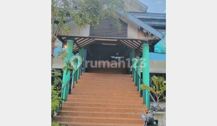 Disewakan Gedung Depan Jalan Raya Strategis di Tangerang Kota