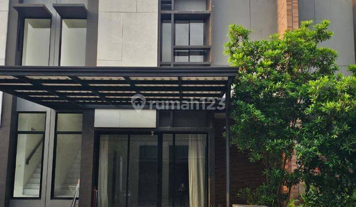 Rumah 2 Lt Rapi Plus Ac Tiap Kamar di Flavio Suvarna Sutera 1