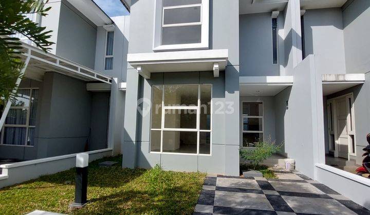 Jual cepat Rumah 2 lt Rapi Terawat di Suvarna Sari 1