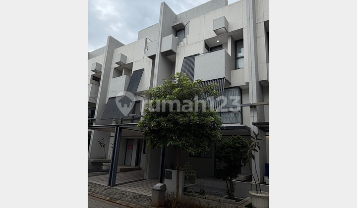 Strategic Comfortable Furnished House at Invesihaus Tabebuya, BSD