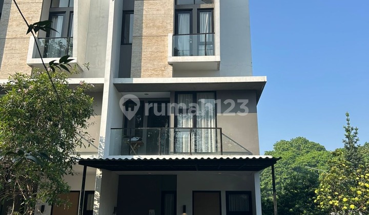 Rumah di Provence Suite di Bsd City, Tangerang Selatan