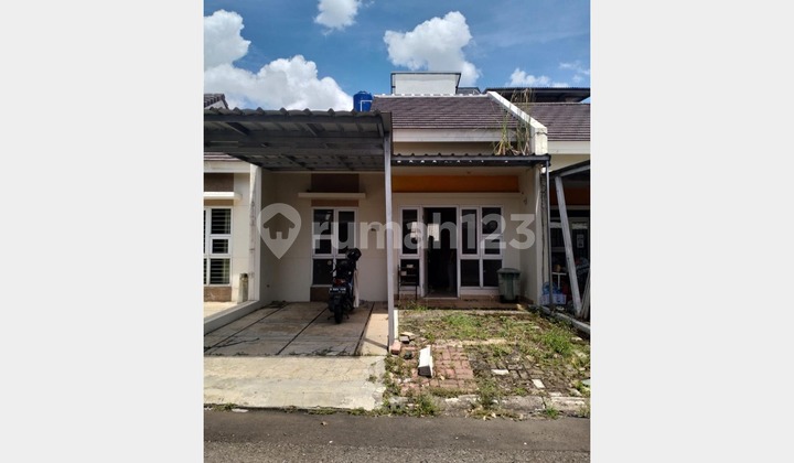 Di Jual Rumah Bagus Asri di Serpong Paradise, Tangerang Selatan Di Jual Rumah Bagus Asri di Serpong Paradise, Tangerang Selatan