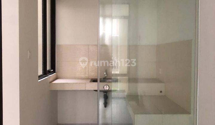 Rumah 2 Lt Rapi Siap Huni di Regalia Suvarna Sutera 2