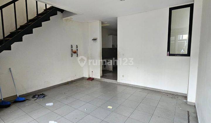 Disewakan cepat Barang langka Rumah 2 lt di Eldora Suvarna 2