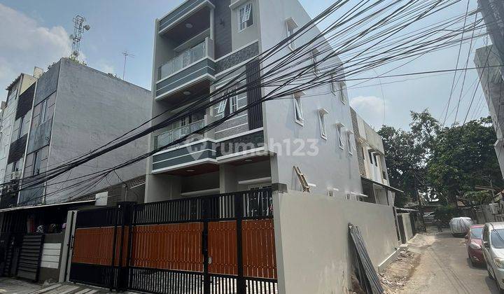 Rumah 3.5 lt Rapi Siap huni di Petojo Jakarta Pusat 1