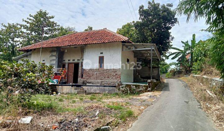 Dijual Rumah dengan Tanah Luas di Liangjulang, Majalengka 2