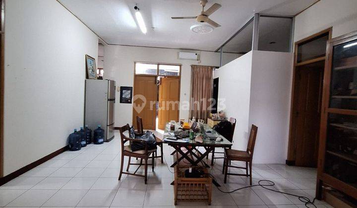 Dijual rumah di jalan suratno 2