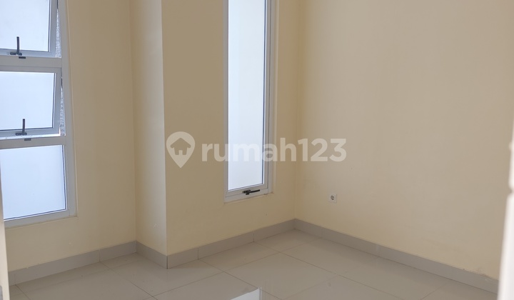 Rumah Greenlake City 2 Lantai Siap Huni Lokasi Strategis 2