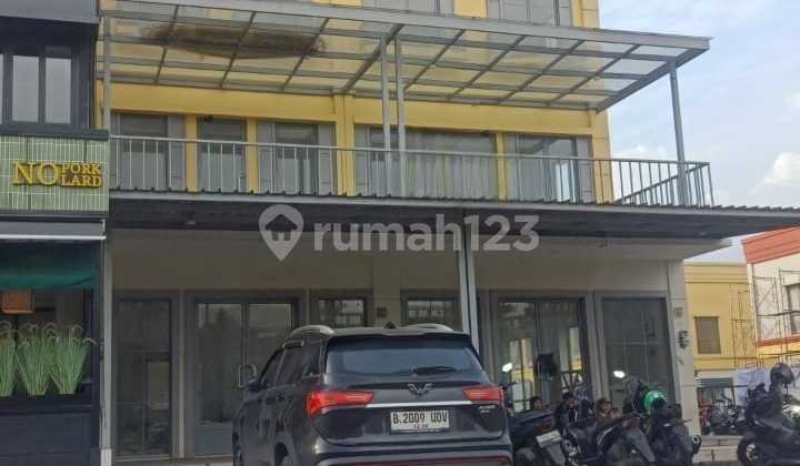 2-Storey Commercial House in Maggiore Square Ready for Use, Strategic Location 2
