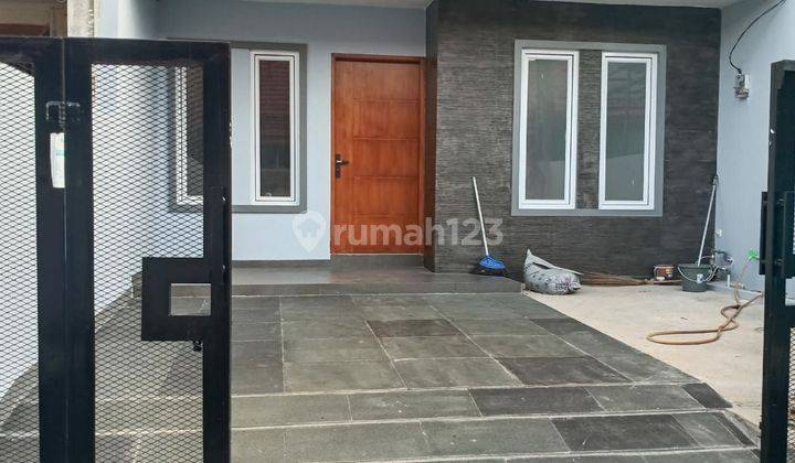 Rumah baru bagus dengan bahan material yg bagus bata merah dan besi yang bagus dan tebal  1