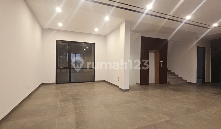 Hoek Brand New House Alam Sutera Nice Ready to Live in Strategic Location