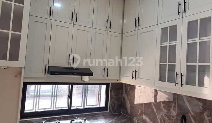 Rumah Brand New Villa Melati Mas Lokasi Strategis