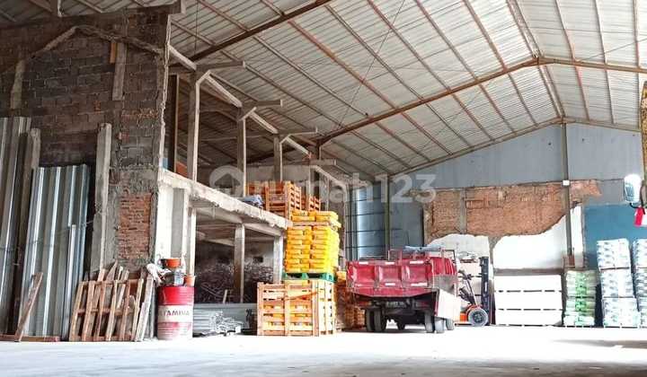 Ready-to-Use Warehouse in Ciledug, Good Condition, Strategic Location Ready-to-Use Warehouse in Ciledug, Good Condition, Strategic Location