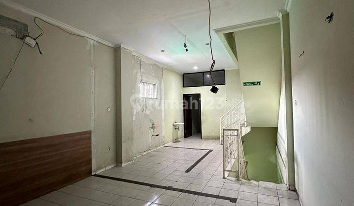 Ruko Siap Pakai Lokasi Sangat Strategis Dan Ramai Cocok Untuk Usaha Atau Kantor 2