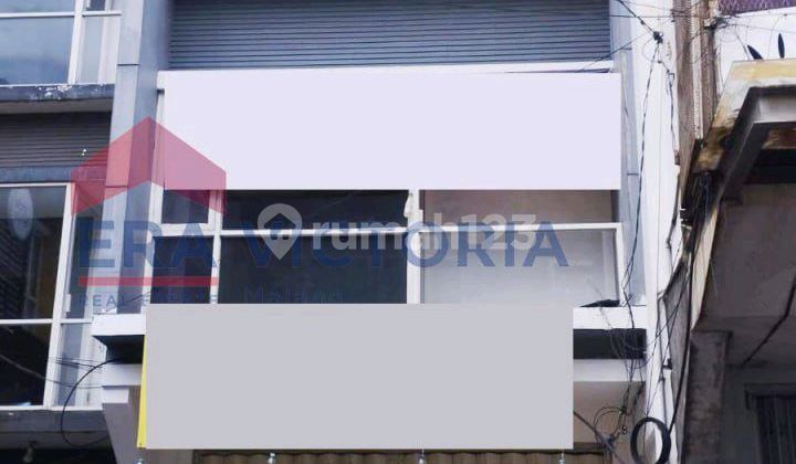 Ruko 3 Lantai Kawasan Ramai Cocok Untuk Perkantoran Dan Usaha Ruko 3 Lantai Kawasan Ramai Cocok Untuk Perkantoran Dan Usaha