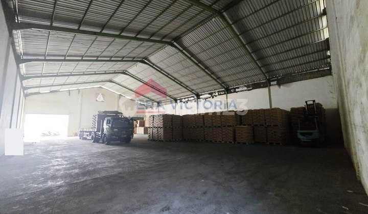 Warehouse Strategic Location Pakisaji Warehouse Complex Large Vehicle Access.