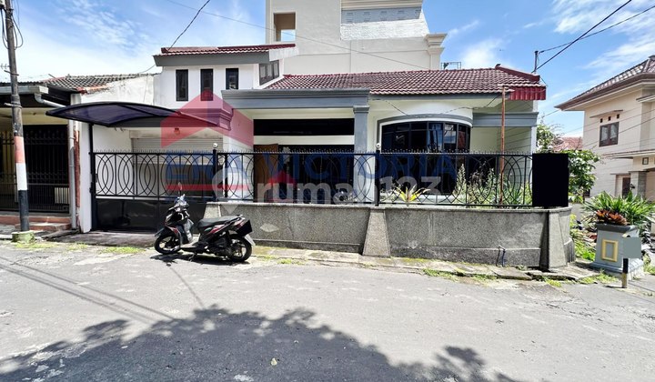 Corner House Position in Tidar Area, Gunung-gunung Street, Near Tidar Gas Station, Lai Lai Market, Wesley School, Machung Campus. Corner House Position in Tidar Area, Gunung-gunung Street, Near Tidar Gas Station, Lai Lai Market, Wesley School, Machung Campus.