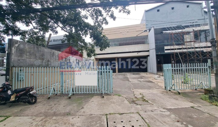 Disewakan Ruko Strategis Poros Jalan Utama Blimbing Akses Kendaraan Besar, Akses Mudah ke Bandara, Exit Tol, Cocok untuk Ekspedisi, Gudang, Showroom.