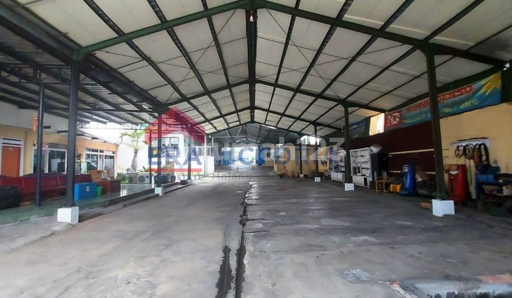 Ruang Usaha Poros Blimbing, Cocok Untuk Showroom, Dealer, Gudang Penyimpanan.