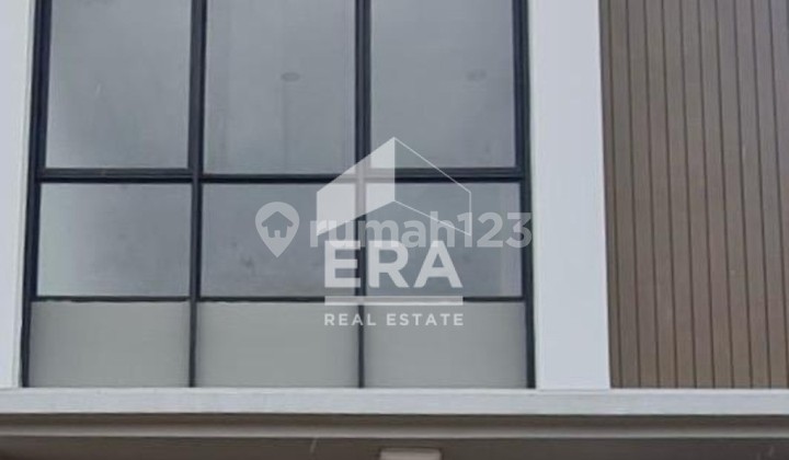 Hive Essence 3-Storey Shophouse Ready for Use Strategically Located in the Bustling Lippo Karawaci Area 2