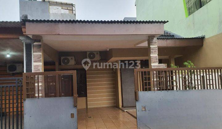 Rumah Bagus Rapi Siap Huni Baru Renovasi di Taman Royal Tangerang 1