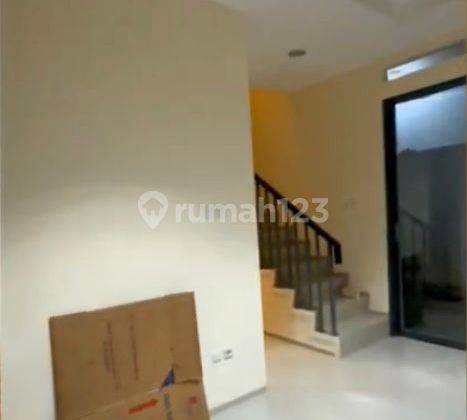 di Jual Rumah 2 Lantai, Shm di Golden Park 2, Cisauk, Tangerang.. 1