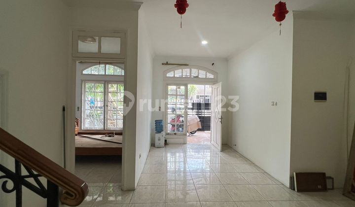 Rumah Bagus 2 Lantai di Cluster Italy Banjar Wijaya Siap Huni