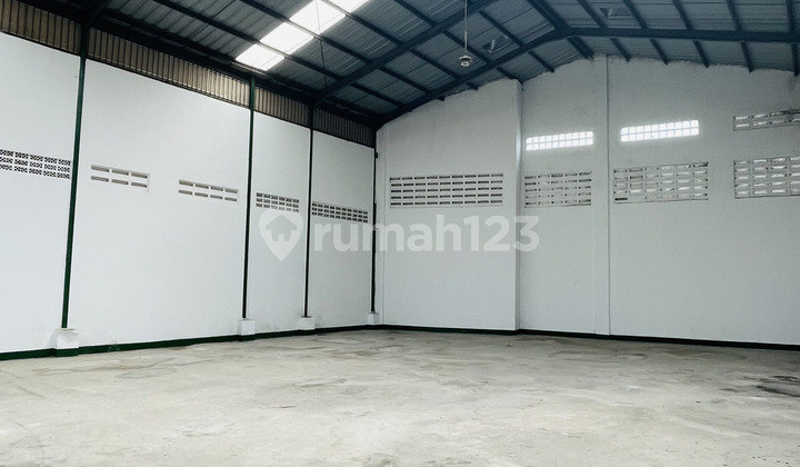 1-Story Warehouse Ready for Use in Dpr Cipondoh Plot Near Main Road 1-Story Warehouse Ready for Use in Dpr Cipondoh Plot Near Main Road