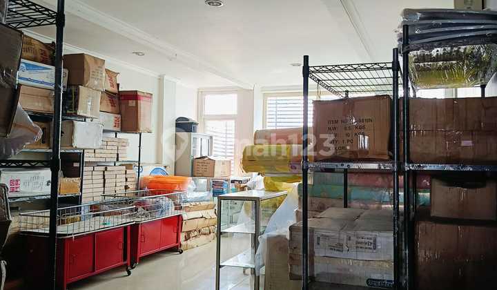 Ruko 300 m2 Siap Pakai Strategis di Boulevard Gading Serpong