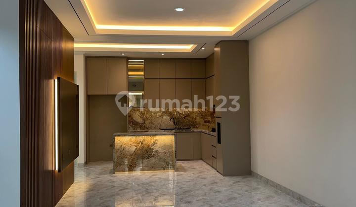 Rumah Mewah Nyaman Rapi di Pinewood Cluster Alden Banjar Wijaya