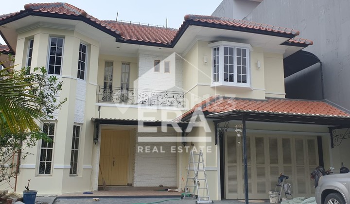 Beautiful 2-Story Furnished House Comfortable Living Blue Lake Silk Alam Sutera 2