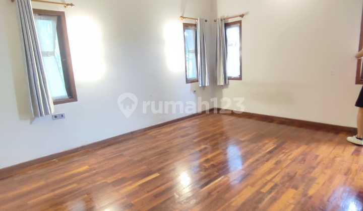 Rumah 2 lantai Siap Huni Rapi Furnished Diponegoro Lippo Karawaci 2