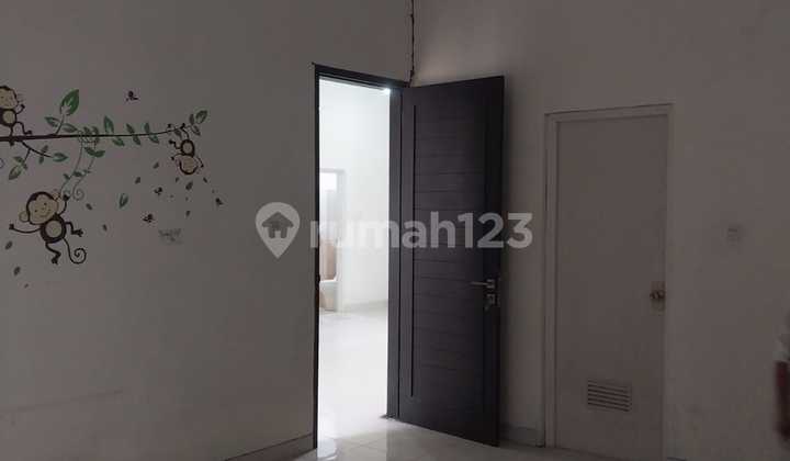 1.5-Story Good House Ready to Occupied Strategic in Nusaloka, BSD City 2