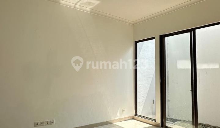 Beautiful House at The Green BSD 2 Floors, Spacious Garden & Strategic Location Beautiful House at The Green BSD 2 Floors, Spacious Garden & Strategic Location