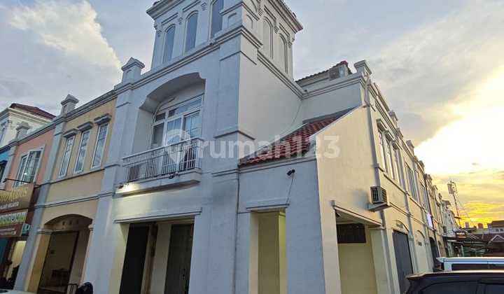 2-Story Hook Ruko Fully Renovated in Strategic Banjar Wijaya, Ready to Use 2-Story Hook Ruko Fully Renovated in Strategic Banjar Wijaya, Ready to Use