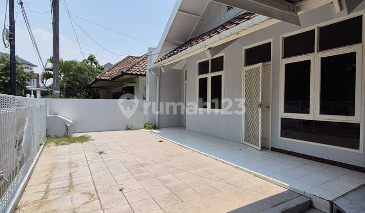 Rumah Nyaman 1,5 Lantai di Kawasan Duta Gardenia Jakarta Barat
