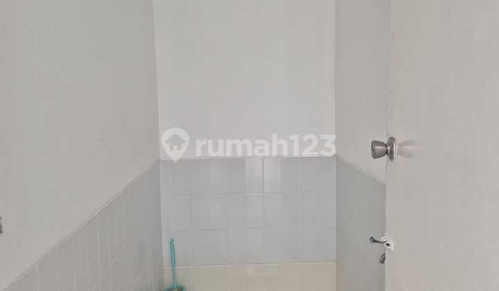Rumah Nyaman 1,5 Lantai di Kawasan Duta Gardenia Jakarta Barat 2