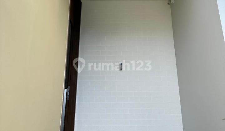 Rumah Mewah Brand New Blizfield BSD Attic Room Siap Huni Strategis 2