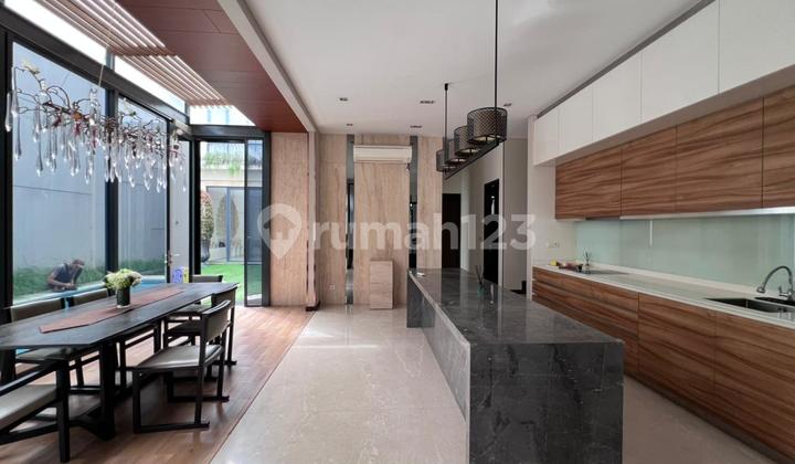 Rumah Mewah Siap Huni Private Pool Cluster Lancewood Nava Park Bsd