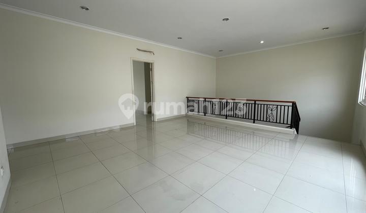 Rumah Mewah Rapi di Cluster Gold Finch The Springs Gading Serpong 2
