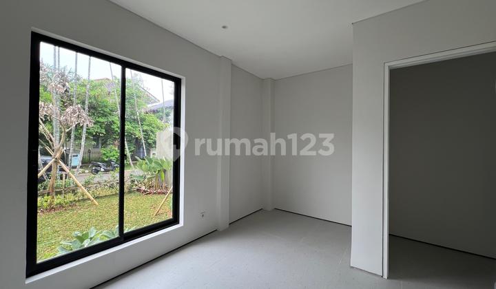 Rumah Mewah Siap Huni Fully Renovated di Taman Himalaya, Karawaci