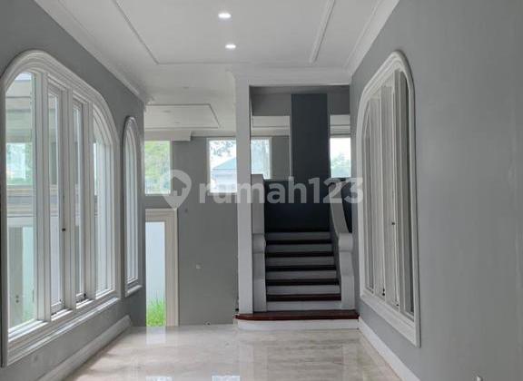 Rumah Mewah Siap Huni 2 Lantai Taman Beverly Golf, Lippo Karawaci