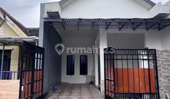 Quick Sale: Neat, Move-In Ready & Newly Renovated House in Medang Lestari