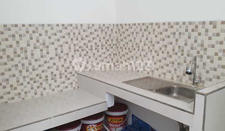 Dijual Cepat Rumah Baru 2 Lantai 4+1 KT Siap Huni di Bintaro 2