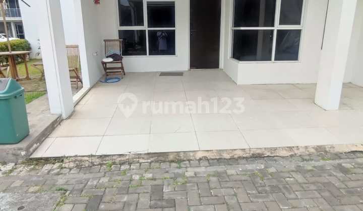 Cheap for Rent: Aryana Karawaci 2-Story House Hook, 5 Bedrooms, Strategic Location