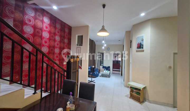 Fully Furnished House in Central Karawaci with Hook Position Fully Furnished House in Central Karawaci with Hook Position