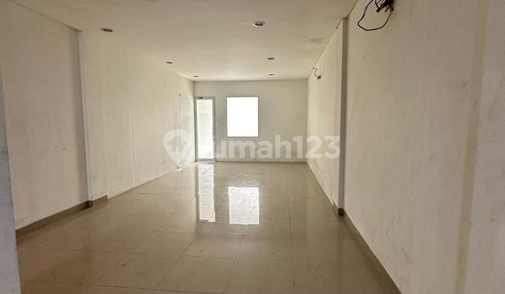 Ruko 3 Lantai Strategis Depan Collins Boulevard Siap Huni Ruko 3 Lantai Strategis Depan Collins Boulevard Siap Huni