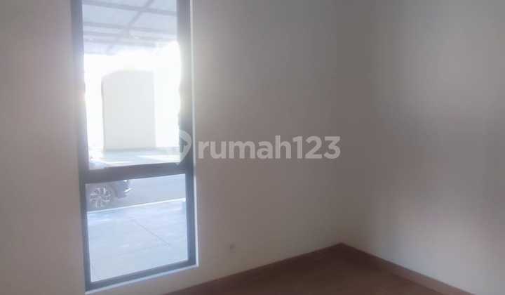 Comfortable 2-Story House Ready to Occupy in Astha Suvarna Sutera Cluster 2