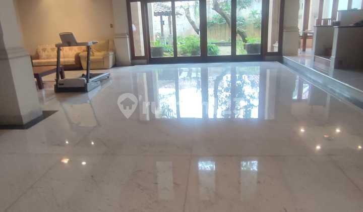 Rumah Mewah Luas Furnished di Kawasan Elite Bpr Lippo Karawaci Rumah Mewah Luas Furnished di Kawasan Elite Bpr Lippo Karawaci